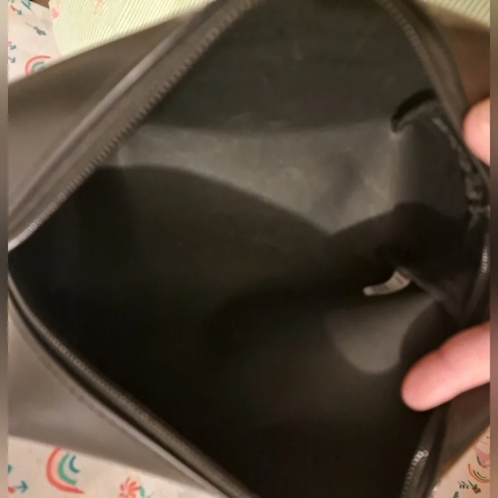 NWT UGG Black Rubber Waterproof Cosmetic Makeup Beauty Unisex Travel Pouch Bag